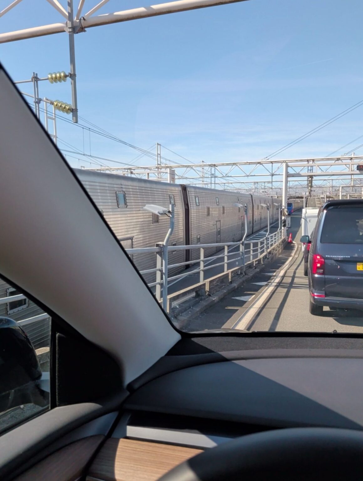 Schlange am Terminal von LeShuttle in Calais