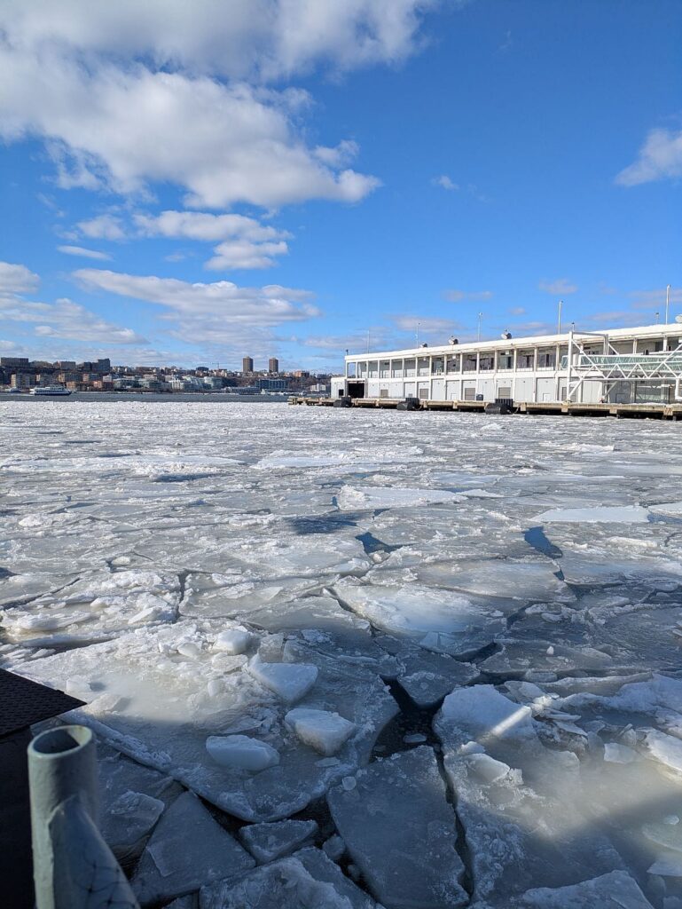 Eisschollen auf dem Hudson RIver