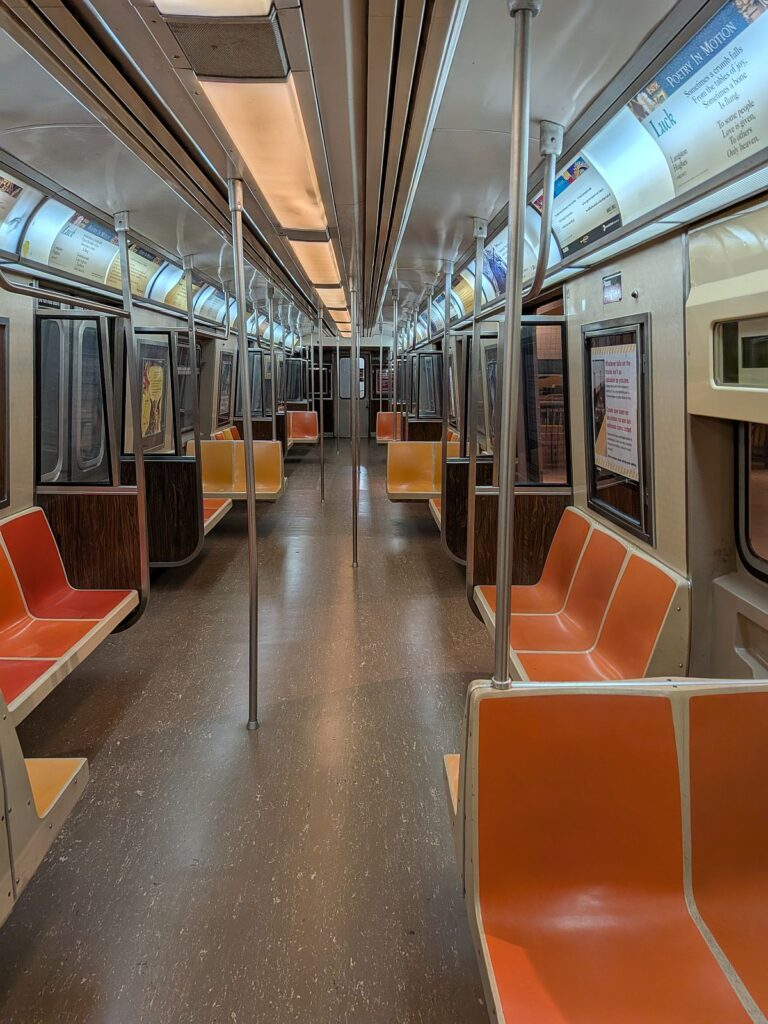 Innenansicht eines Waggons im New York Transit Museum