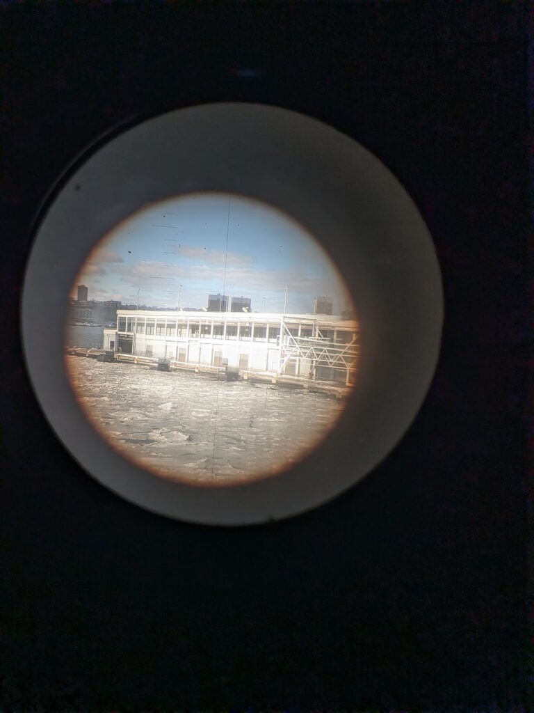 Der Ausblick aus dem Periskop der USS Growler